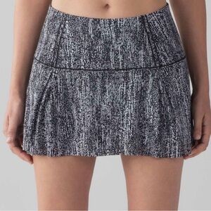 Lululemon lost in pace skirt/skort size 8 tall